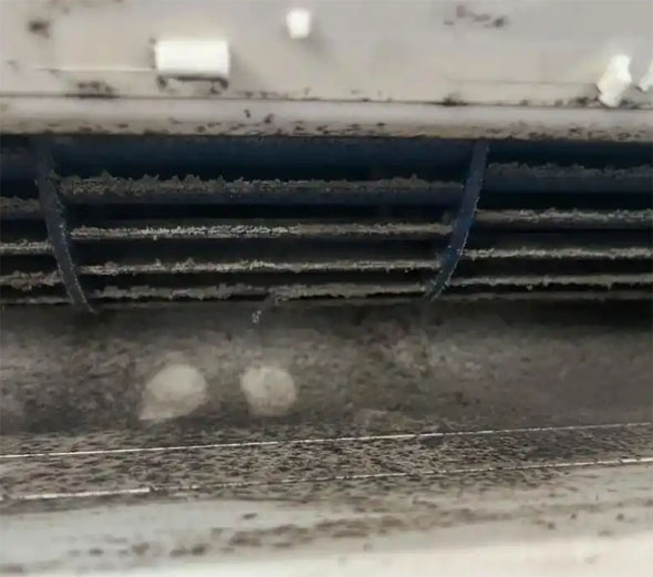 忻府空调吹的风有股烧焦味是怎么回事